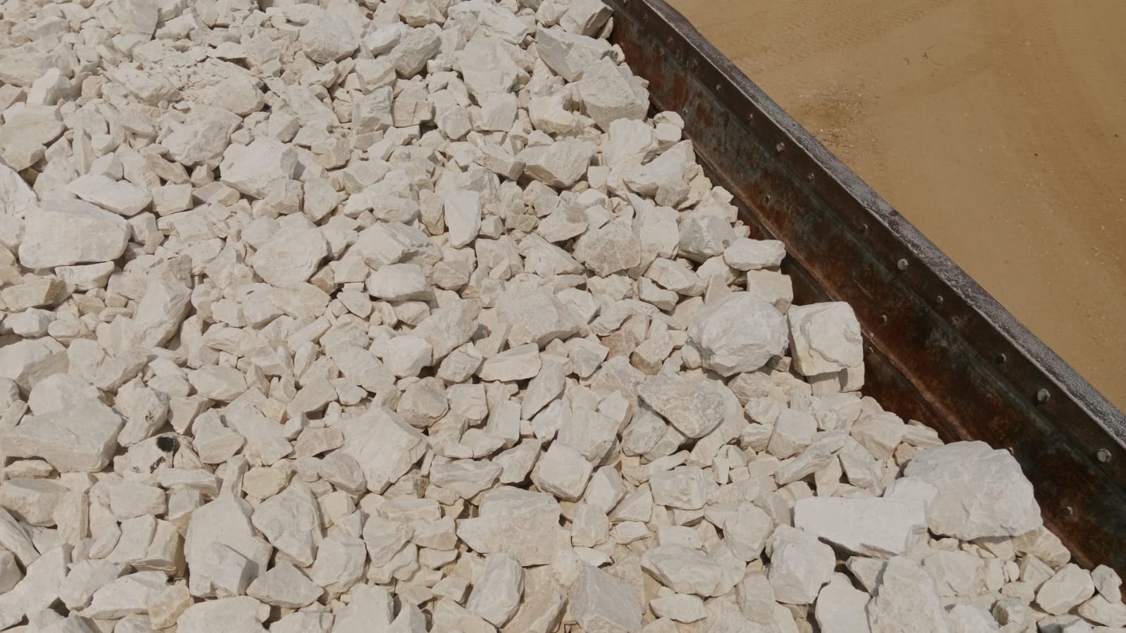 Potash feldspar (K-feldspar / orthoclase) — ceramic & glass-grade flux supplied by PIME Australia