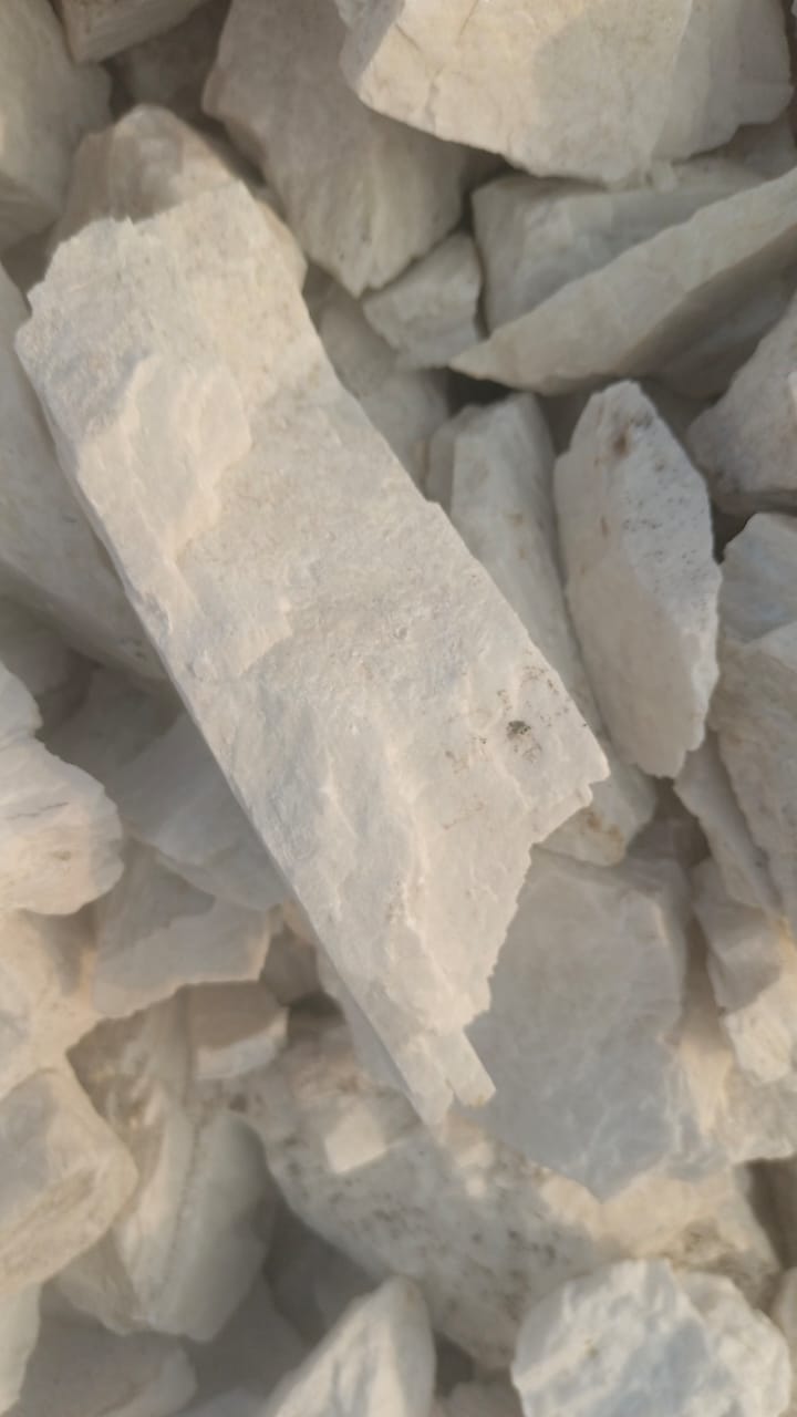 Soda feldspar grade — low-iron sodium feldspar for premium ceramic and glass manufacturing